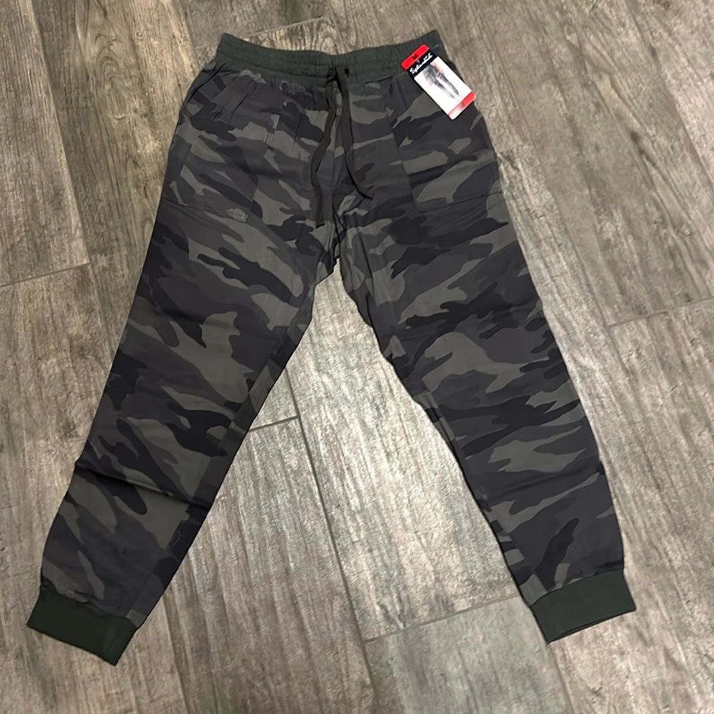 Splendid Camo joggers.